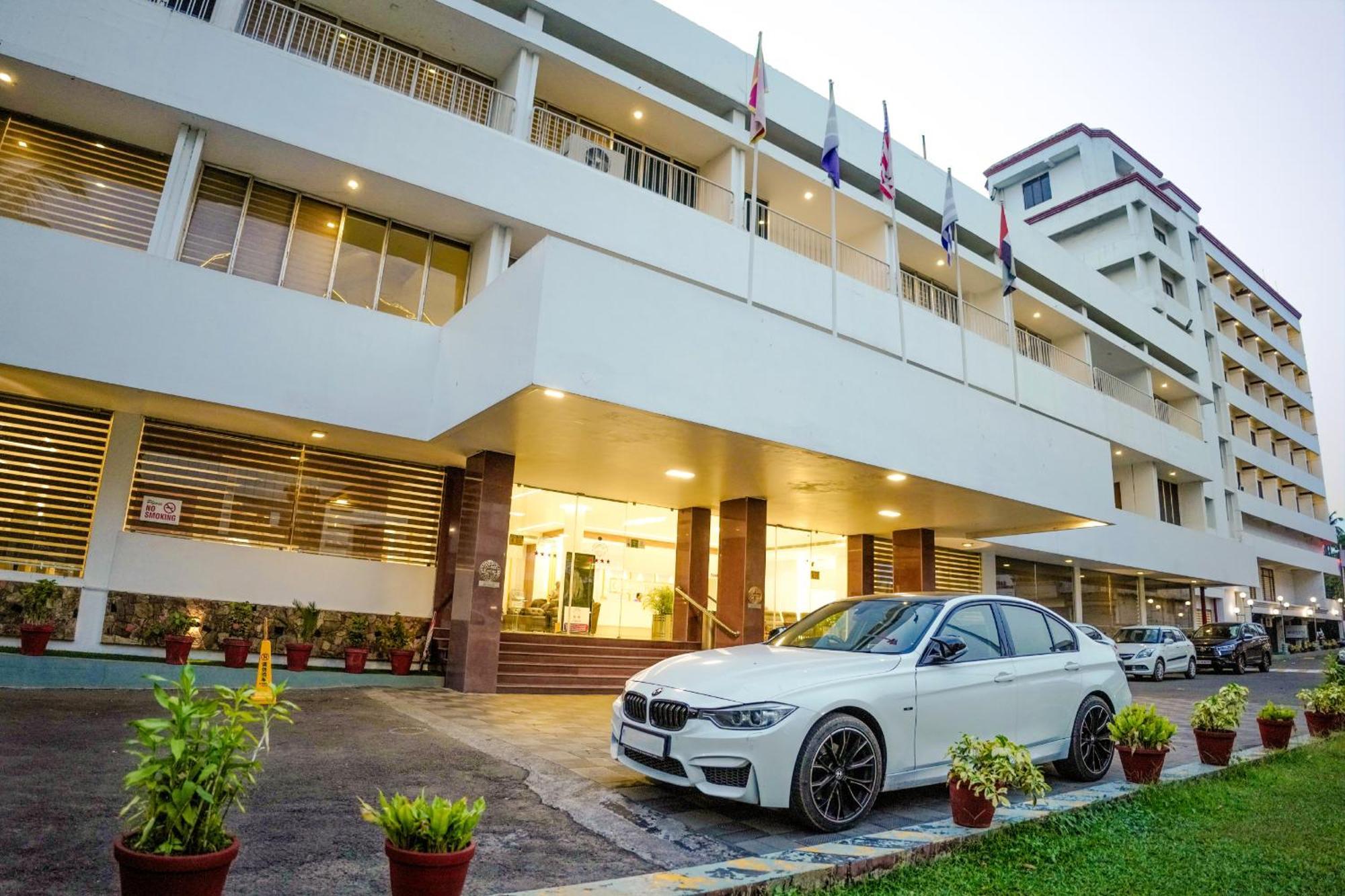 Casino Hotels Ltd Thrissur Eksteriør bilde